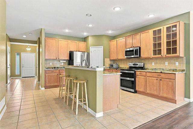 186 N Coolidge Way, Aurora, CO 80018