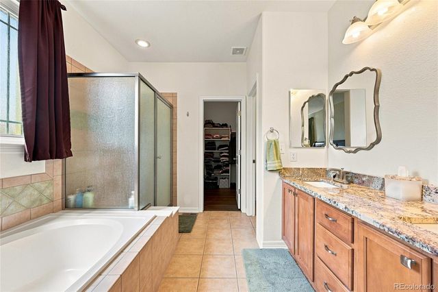186 N Coolidge Way, Aurora, CO 80018