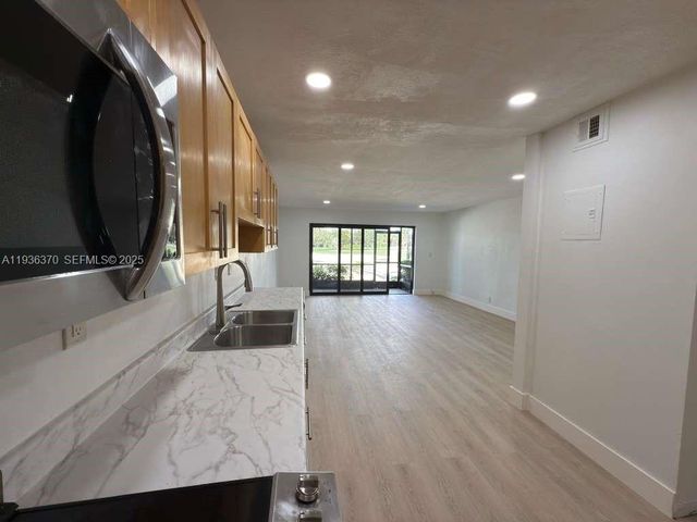 9001 Jacaranda Ln 107, Plantation, FL 33324