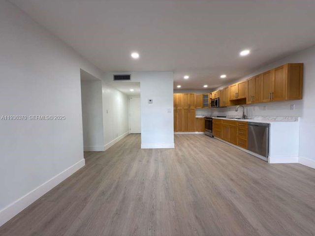 9001 Jacaranda Ln 107, Plantation, FL 33324