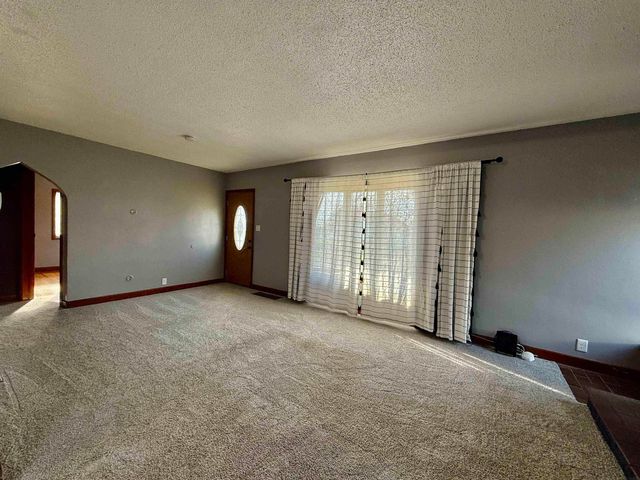 1219 Hammond Avenue, Waterloo, IA 50702