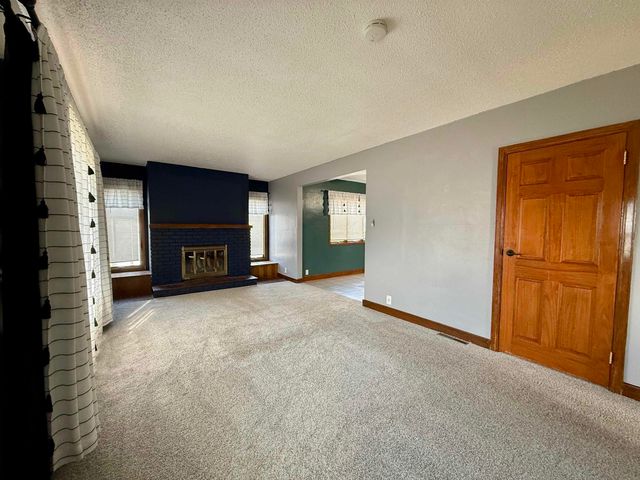 1219 Hammond Avenue, Waterloo, IA 50702