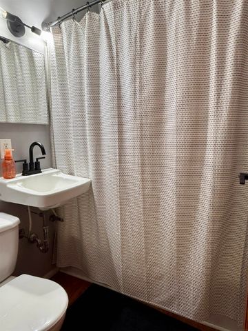 1219 Hammond Avenue, Waterloo, IA 50702