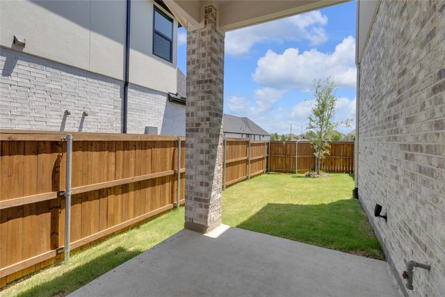 15521 Swallowtail Street, Frisco, TX 75035