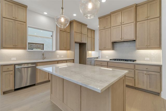 15521 Swallowtail Street, Frisco, TX 75035