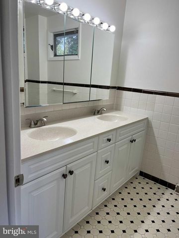 161 N HIGHLAND CIR, Bala Cynwyd, PA 19004