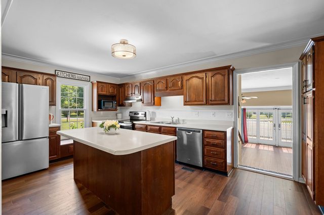 2222 Delay Dr, Lascassas, TN 37085