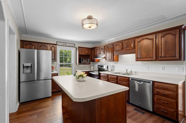 2222 Delay Dr, Lascassas, TN 37085