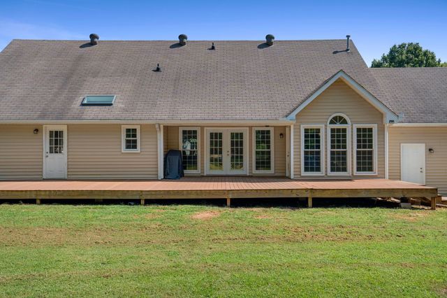 2222 Delay Dr, Lascassas, TN 37085