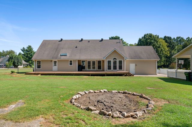 2222 Delay Dr, Lascassas, TN 37085