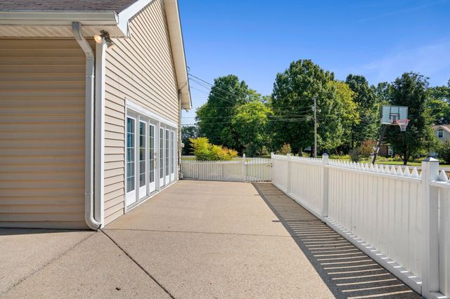 2222 Delay Dr, Lascassas, TN 37085