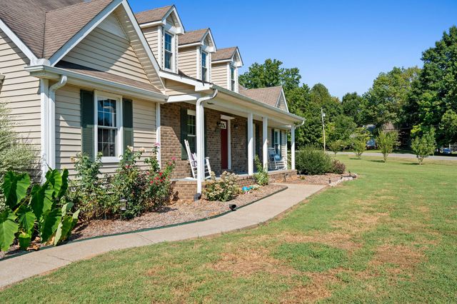 2222 Delay Dr, Lascassas, TN 37085
