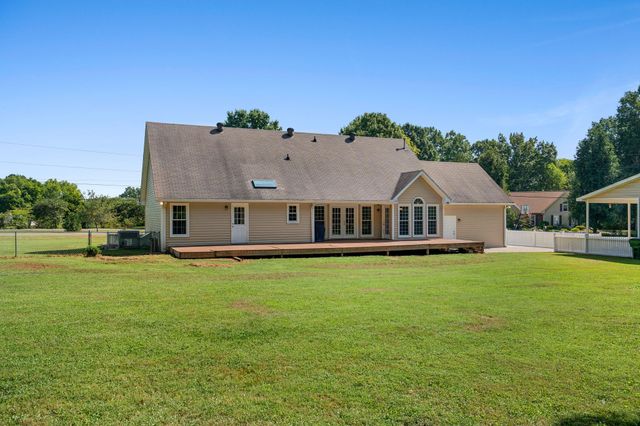 2222 Delay Dr, Lascassas, TN 37085