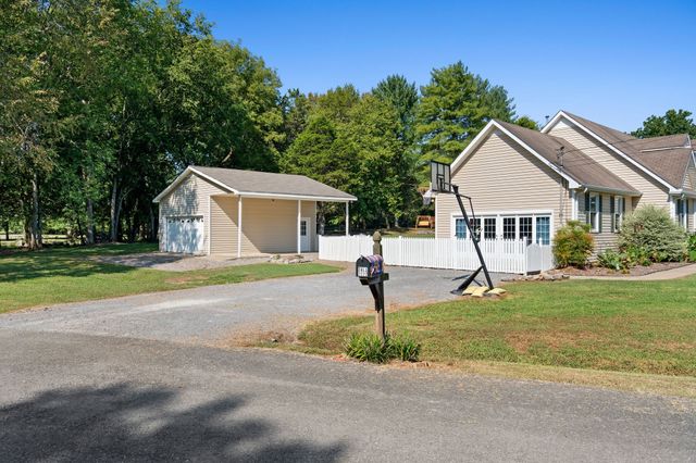 2222 Delay Dr, Lascassas, TN 37085