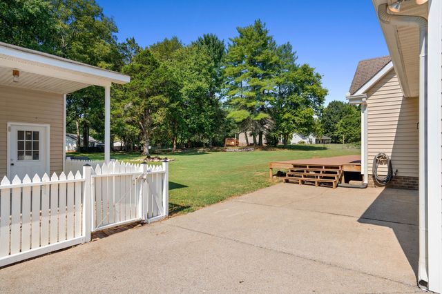 2222 Delay Dr, Lascassas, TN 37085