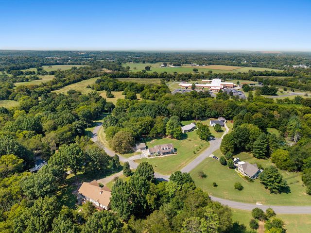 2222 Delay Dr, Lascassas, TN 37085