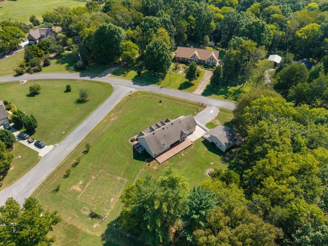 2222 Delay Dr, Lascassas, TN 37085