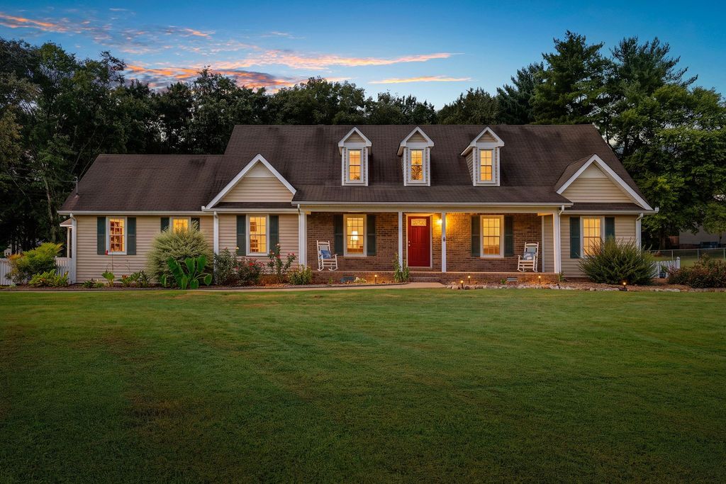 2222 Delay Dr, Lascassas, TN 37085