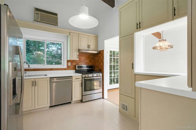 3 Shaw Lane, Hartsdale, NY 10530