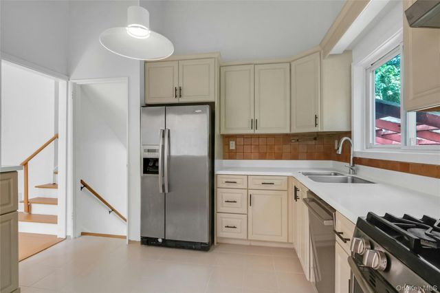 3 Shaw Lane, Hartsdale, NY 10530