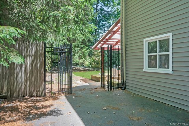 3 Shaw Lane, Hartsdale, NY 10530