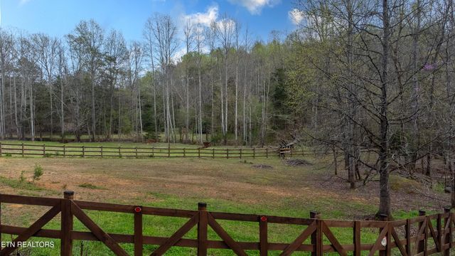 489 Hickory Grove Rd, Madisonville, TN 37354
