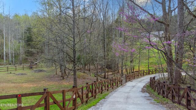 489 Hickory Grove Rd, Madisonville, TN 37354