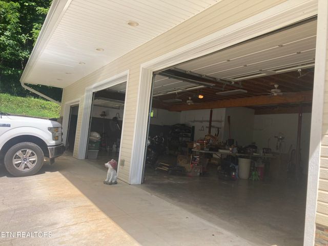489 Hickory Grove Rd, Madisonville, TN 37354