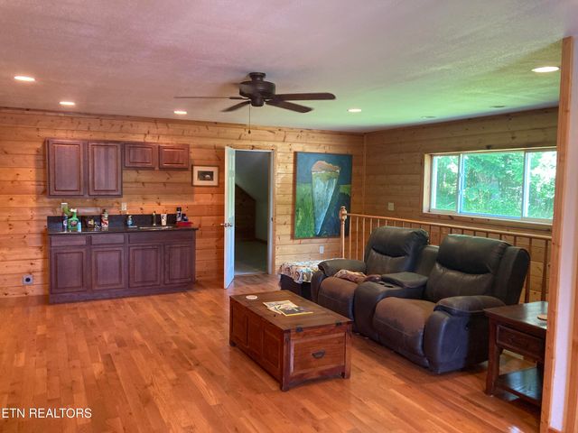 489 Hickory Grove Rd, Madisonville, TN 37354