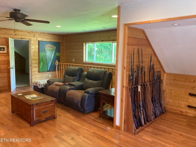 489 Hickory Grove Rd, Madisonville, TN 37354