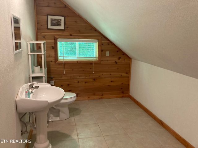489 Hickory Grove Rd, Madisonville, TN 37354