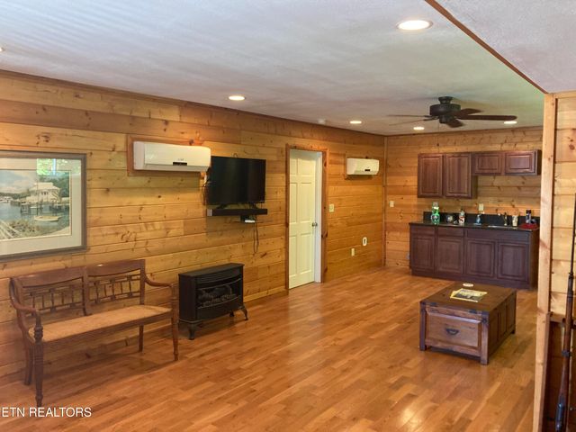 489 Hickory Grove Rd, Madisonville, TN 37354