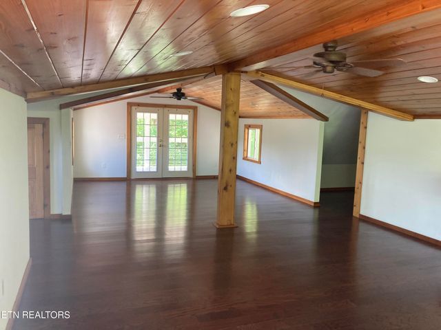 489 Hickory Grove Rd, Madisonville, TN 37354