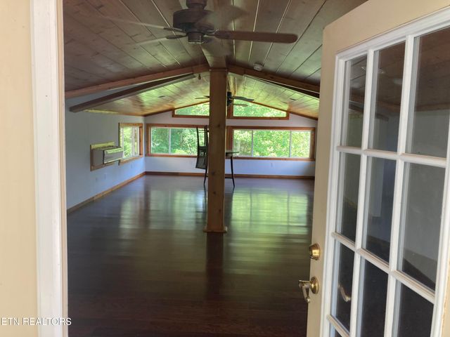 489 Hickory Grove Rd, Madisonville, TN 37354