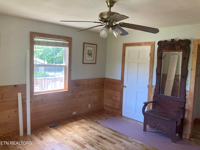 489 Hickory Grove Rd, Madisonville, TN 37354