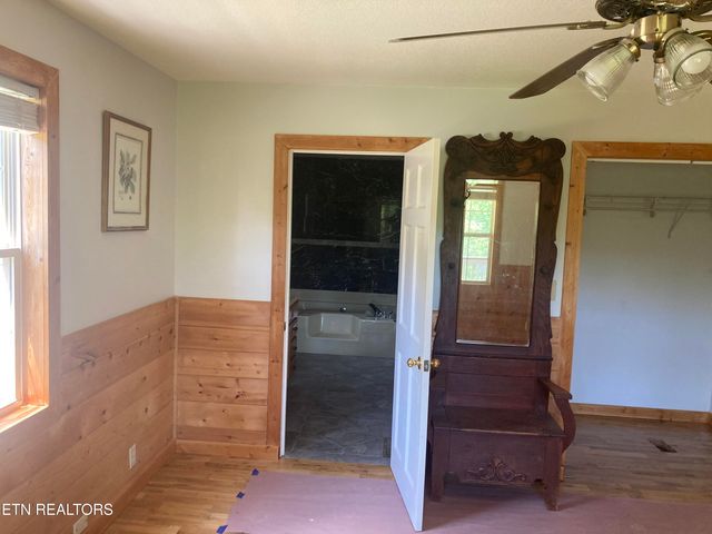489 Hickory Grove Rd, Madisonville, TN 37354