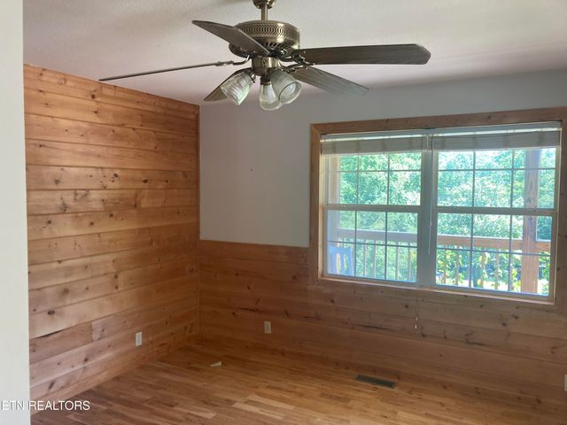 489 Hickory Grove Rd, Madisonville, TN 37354