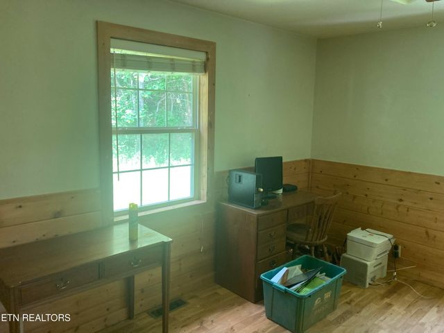 489 Hickory Grove Rd, Madisonville, TN 37354