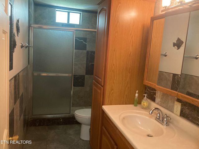 489 Hickory Grove Rd, Madisonville, TN 37354
