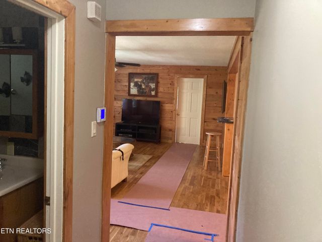 489 Hickory Grove Rd, Madisonville, TN 37354