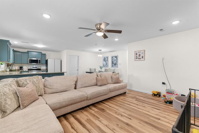 140 Leadwood St., Andrews, SC 29510