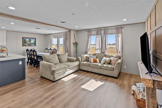 10616 Mustang Drive, Godley, TX 76044