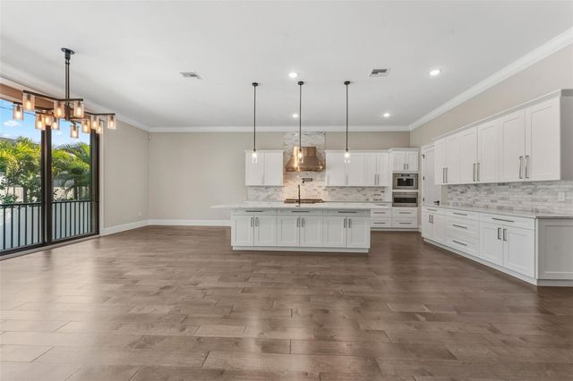 481 W DAVIS BOULEVARD, Tampa, FL 33606