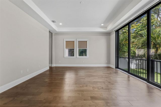 481 W DAVIS BOULEVARD, Tampa, FL 33606