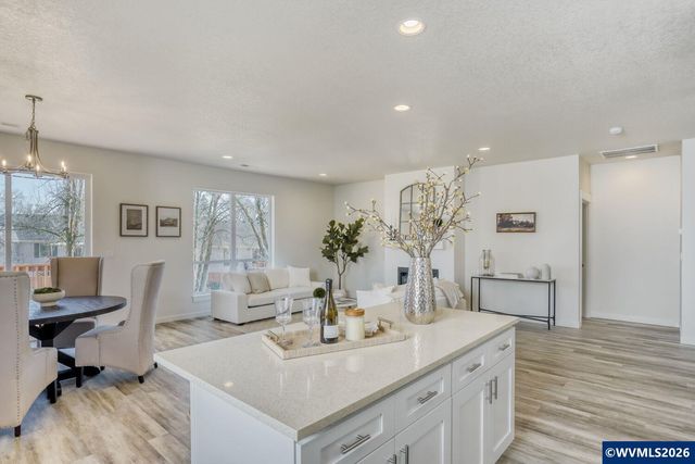 9358 Glory Ct NE, Salem, OR 97305