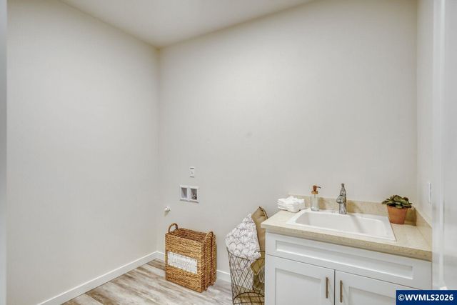 9358 Glory Ct NE, Salem, OR 97305