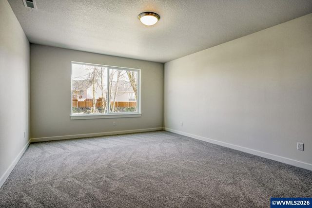 9358 Glory Ct NE, Salem, OR 97305