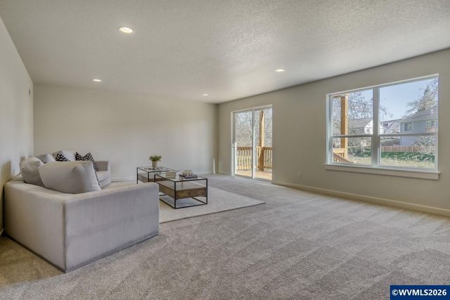 9358 Glory Ct NE, Salem, OR 97305