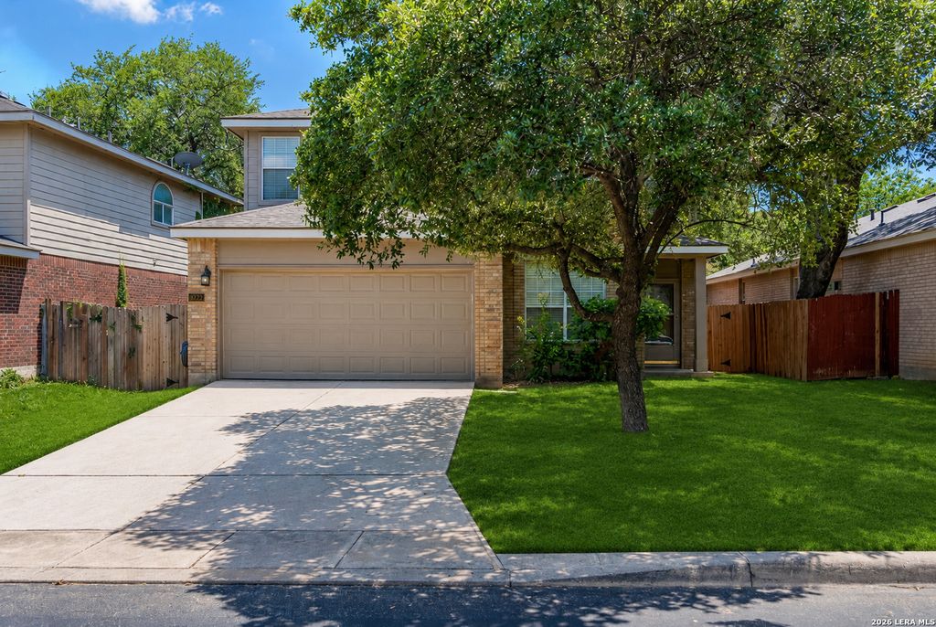 9227 FOXGROVE WAY, San Antonio, TX 78251