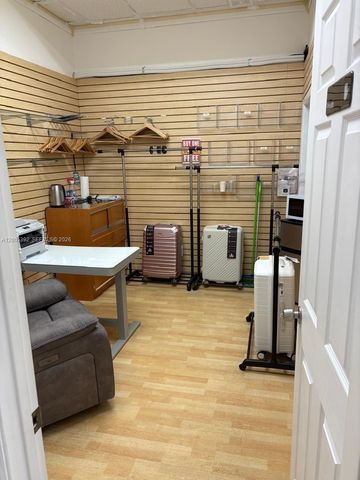 Established Smoke Shop Turnkey Operation, Sweetwater, FL 33174